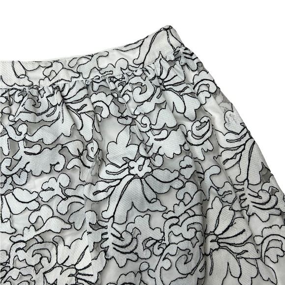 Francesca’s White And Black A-Line Sheer Floral Mini Flare Skirt Size Medium - Picture 10 of 14